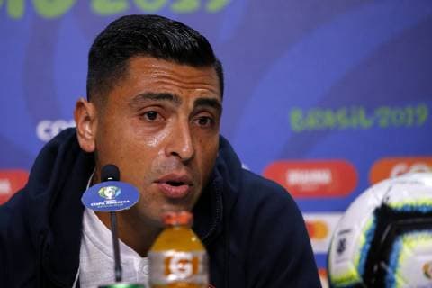 Futbol, conferencia de prensa de la seleccion chilena Copa America 2019 El jugador de la seleccion chilena Gonzalo Jara se dirige a los medios de comunicacion durante la conferencia de prensa realizada en el estadio Arena de Gremio de Porto Alegre, Brasil. 02 07 2019 Andres Pina Photosport Football, Chilean national team, Nationalteam press conference, PK, Pressekonferenz Copa America Championship 2019 Chile s player Gonzalo Jara speaks to the medias during the press conference held at the Arena do Gremio stadium in Porto Alegre, Brazil. 02 07 2019 Andres Pina Photosport Conferencia de prensa de la seleccion chilena en el estadio de Gremio, Copa America 2019 