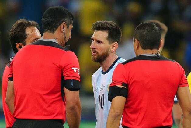 Brazil vs. Argentina BELO HORIZONTE, MG - 02.07.2019: BRAZIL VS. ARGENTINA - Lionel Messi of Argentina and the Ecuadorian referee Roddy Zambrano during a match between Brazil and Argentina, valid for the semifinal of Copa America 2019, held on Tuesday (02) at the Estádio do Mineirão in Belo Horizonte, MG. (Photo: Rodolfo Buhrer La Imagem Fotoarena) x1757504x  RodolfoxBuhrer