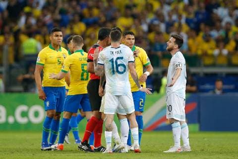 Brazil vs. Argentina BELO HORIZONTE, MG - 02.07.2019: BRAZIL VS. ARGENTINA - Discussion between players during a match between Brazil and Argentina, valid for the semi-final of Copa América 2019, held on Tuesday (02) at the Estádio do Mineirão in Belo Horizonte, MG. (Photo: Marcelo Machado de Melo Fotoarena) x1757520x  MarceloxMachadoxdexMelo