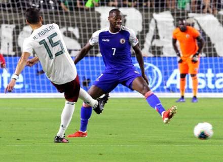 Héctor Moreno (L) of Mexico vies for the ball against Herve Bazile (R) of Haiti during the semifinal of Copa de Oro of Concacaf, between Haiti and Mexico, in State Farm Stadium of Glendale, Arizona, US, 02 July 2019. Haiti vs Mexico !ACHTUNG: NUR REDAKTIONELLE NUTZUNG!  Copyright: xPhilxSotox AME3058 20190703-636977340228706703