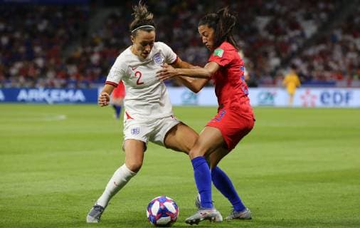 02.07.2019, xcex, FRA, Lyon, Stade de Lyon, Frauenfussball, WM, Weltmeisterschaft, FIFA, Halbfinale FIFA Frauen WM England - USA Lucy Bronze (ENG) gegen Christan Press (USA)