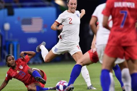 Lucy Bronze (angleterre) vs Crystal Dunn (etats unis) FOOTBALL : Angleterre vs Etats-Unis - Coupe du monde de Football Feminin 1 2 finale - 02 07 2019 FredericChambert Panoramic 