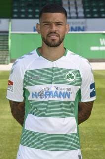 02.07.2019 - SpVgg Greuther Fürth Fuerth - Saison 2019 2012 - Fototermin Porträttermin - - Shawn Parker (9, SpVgg Greuther Fürth ) - Einzelbild Einzelfoto Portrait Porträt Kopfbild