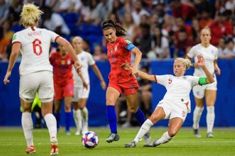 (L-R) Alex Morgan of USA women, Steph Houghton of England women during the FIFA Women s World Cup France 2019 semi final match between England and United States of America at Stade de Lyon on July 02, 2019 in Lyon, France FIFA Women s World Cup France 2019 2018 2019 xVIxVIxImagesx xGerritxvanxKeulenxIVx 14898113
