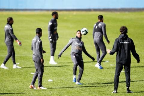 Peru s national soccer team player Andy Polo (C) participates in a training session at the SESC stadium, in Porto Alegre, Brazil, 04 July 2019. Peru will face Brazil in the Copa America 2019 final next Sunday. Peru s national soccer team training session !ACHTUNG: NUR REDAKTIONELLE NUTZUNG!  Copyright: xMarceloxOliveirax COPAME2503 20190704-636978744200508184