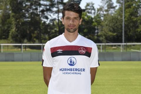 04.07.2019 - 1. FC Nuernberg FCN Club - Saison 2019 2012 - Fototermin Porträttermin - - Lukas Mühl Muehl (28, 1. FC Nürnberg FCN ) Einzelbild Einzelfoto Portrait Porträt Kopfbild