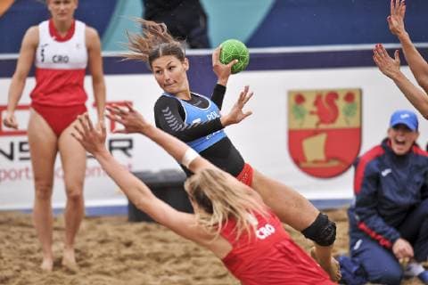 Beachhandball, EM in Polen 2019.07.05 Stare Jablonki Pilka reczna plazowa Kobiet Mistrzostwa Europy EURO 2019 Polska - Chorwacja N z Kinga Jakubowska Foto Marcin Bulanda PressFocus 2019.07.05 Stare Jablonki Beach Handball Women s European Championship, EM, Europameisterschaft EURO 2019 Polska - Chorwacja Kinga Jakubowska Credit: Marcin Bulanda PressFocus NEWSPIX.PL --- Newspix.pl  20190705PF_MB047