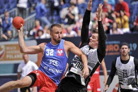 Beachhandball, EM in Polen 2019.07.05 Stare Jablonki Pilka reczna plazowa Mezczyzn Mistrzostwa Europy EURO 2019 Polska - Szwajcaria N z Milosz Rupp Foto Marcin Bulanda PressFocus 2019.07.05 Stare Jablonki Beach Handball Men s European Championship, EM, Europameisterschaft EURO 2019 Polska - Szwajcaria Milosz Rupp Credit: Marcin Bulanda PressFocus NEWSPIX.PL --- Newspix.pl  20190705PF_MB119