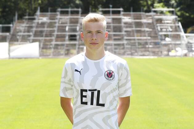 Timo Hölscher; FC Viktoria Köln; 3.Liga, Porträttermin 2019 2020,