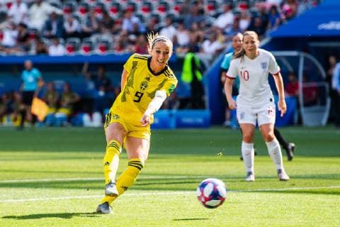 190706 Kosovare Asllani of Sweden scores 1-0 during the FIFA Women s World Cup bronze medal game between England and Sweden on July 6, 2019 in Nice. Photo: Petter Arvidson Bildbyran Kod PA 180104 bbeng fotboll football fotball soccer dam women kvinner frankrike france vm vm 2019 jubel verdensmesterskap världsmästerskap fifa women s world cup 2019 world cup Sweden sverige England bronsfinal bronze medal match bronsmatch third place playoff Copyright: PETTERxARVIDSON BB190706PA037