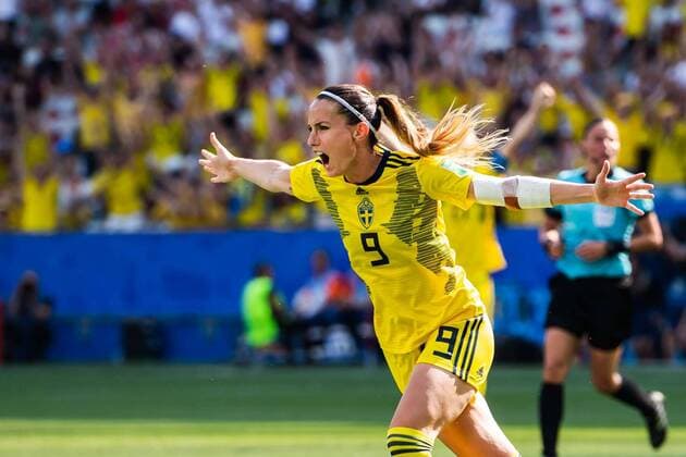 190706 Kosovare Asllani of Sweden celebrates after 1-0 during the FIFA Women s World Cup bronze medal game between England and Sweden on July 6, 2019 in Nice. Photo: Petter Arvidson Bildbyran Kod PA 180104 bbeng fotboll football fotball soccer dam women kvinner frankrike france vm vm 2019 jubel verdensmesterskap världsmästerskap fifa women s world cup 2019 world cup Sweden sverige England bronsfinal bronze medal match bronsmatch third place playoff Copyright: PETTERxARVIDSON BB190706PA041