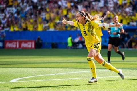 190706 Kosovare Asllani of Sweden celebrates after 1-0 during the FIFA Women s World Cup bronze medal game between England and Sweden on July 6, 2019 in Nice. Photo: Petter Arvidson Bildbyran Kod PA 180104 bbeng fotboll football fotball soccer dam women kvinner frankrike france vm vm 2019 jubel verdensmesterskap världsmästerskap fifa women s world cup 2019 world cup Sweden sverige England bronsfinal bronze medal match bronsmatch third place playoff Copyright: PETTERxARVIDSON BB190706PA042