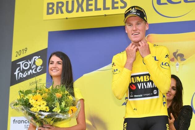 Sport Themen der Woche KW27 Sport Bilder des Tages Dutch Mike Teunissen of Team Jumbo-Visma celebrates on the podium in the yellow jersey of leader in the overall ranking after winning the first stage of the 106th edition of the Tour de France cycling race, 194,5km from and to Brussels, Belgium, Saturday 06 July 2019. This year s Tour de France starts in Brussels and takes place from July 6th to July 28th. DAVIDxSTOCKMAN  x05620886x