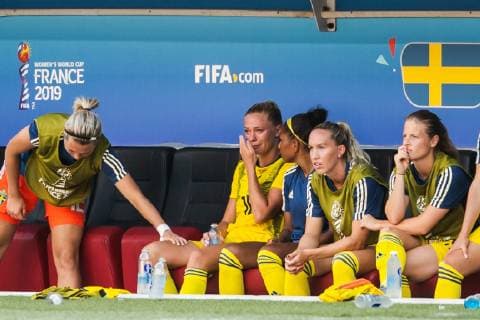 190706 Fridolina Rolfö of Sweden in tears after injury during the FIFA Women s World Cup bronze medal game between England and Sweden on July 6, 2019 in Nice. Photo: Petter Arvidson Bildbyran Kod PA 180104 bbeng fotboll football fotball soccer dam women kvinner frankrike france vm vm 2019 depp deppar skada ont verdensmesterskap världsmästerskap fifa women s world cup 2019 world cup Sweden sverige England bronsfinal bronze medal match bronsmatch third place playoff Copyright: PETTERxARVIDSON BB190706PA049