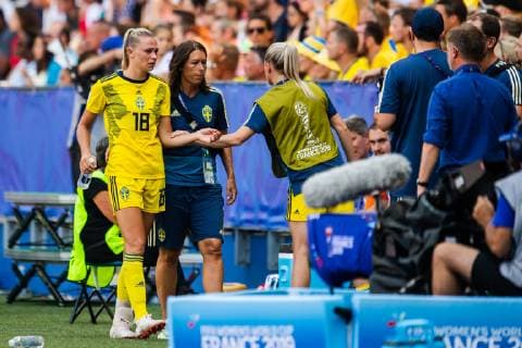 190706 Fridolina Rolfö of Sweden with bandage around her foot during the FIFA Women s World Cup bronze medal game between England and Sweden on July 6, 2019 in Nice. Photo: Simon Hastegard Bildbyran Kod SH 180104 bbeng fotboll football fotball soccer dam women kvinner frankrike france vm vm 2019 skada verdensmesterskap världsmästerskap fifa women s world cup 2019 world cup bronsmatch Third Place Play Off england sweden sverige Copyright: SIMONxHASTEGARD BB190706SH026
