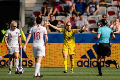 190706 Kosovare Asllani of Sweden reacts during the FIFA Women s World Cup bronze medal game between England and Sweden on July 6, 2019 in Nice. Photo: Simon Hastegard Bildbyran Kod SH 180104 bbeng fotboll football fotball soccer dam women kvinner frankrike france vm vm 2019 verdensmesterskap världsmästerskap fifa women s world cup 2019 world cup bronsmatch Third Place Play Off england sweden sverige Copyright: SIMONxHASTEGARD BB190706SH035