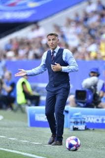 (190706) -- NICE, July 6, 2019 -- Head Coach Philip Neville of England gives instructions during the 3rd place match between England and Sweden at the 2019 FIFA Women s World Cup in Nice, France on July 6, 2019. ) (SP)FRANCE-NICE-2019 FIFA WOMEN S WORLD CUP-3RD PLACE MATCH-ENGLAND VS SWEDEN ChenxYichen 