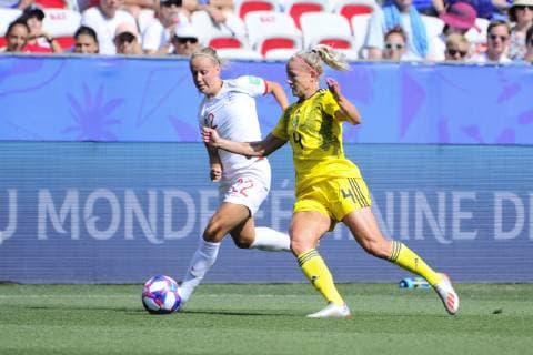 Beth Mead (Angleterre) - Hanna Glas (Suede) FOOTBALL: Coupe du monde feminine - Angleterre vs Suede - petite finale - Nice - 06 07 2019 NorbertScanella PanoramiC 