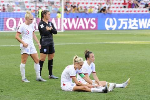 Fin de match - deception equip d Angleterre - Alex Greenwood (Angleterre) - Steph Houghton (Angleterre) - Lucy Bronze (Angleterre) FOOTBALL: Coupe du monde feminine - Angleterre vs Suede - petite finale - Nice - 06 07 2019 NorbertScanella PanoramiC 