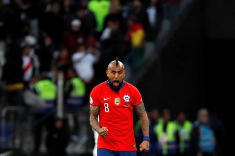 Sport Bilder des Tages Argentina s players argue with referee Mario Diaz de Vivar during the Copa America 2019 3rd place soccer match between Argentina and Chile, at Arena Corinthians Stadium in Sao Paulo, Brazil, 6 July 2019. Argentina vs. Chile !ACHTUNG: NUR REDAKTIONELLE NUTZUNG!  Copyright: xPauloxWhitakerx SCA25102 20190706-636980488404936757