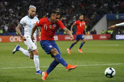 Futbol, Argentina vs Chile Copa America 2019 El jugador de la seleccion chilena Eduardo Vargas controla el balon durante el partido de de definicion del tercer lugar de la Copa America contra Argentina disputado en el estadio Arena de Corinthians de San Pablo, Brasil. 06 07 2019 Andres Pina Photosport Football, Argentina vs Chile Copa America Championship 2019 Chile s player Eduardo Vargas controls the ball during the Copa America definition of the third place match against Argentina held at the Arena do Corinthians stadium in Sao Paulo, Brazil. 06 07 2019 Andres Pina Photosport Argentina vs Chile, Copa America 2019 