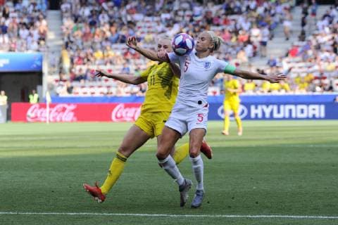 Steph Houghton (Angleterre) - Stina Blackstenius (Suede) FOOTBALL: Coupe du monde feminine - Angleterre vs Suede - petite finale - Nice - 06 07 2019 NorbertScanella PanoramiC 