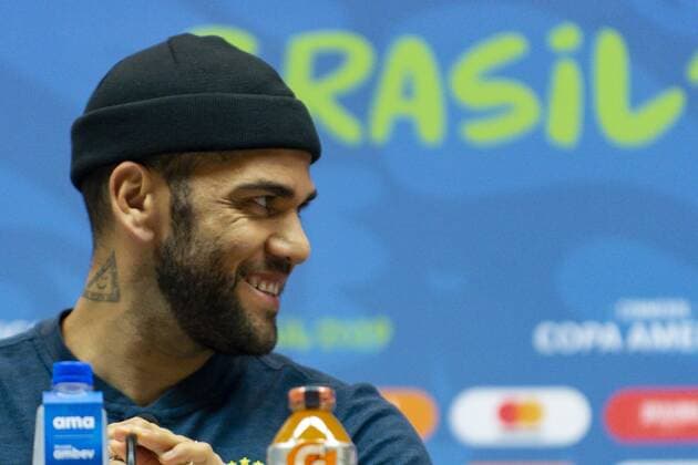 Coletiva Equipe do Brasil RIO DE JANEIRO, RJ - 06.07.2019: COLETIVA EQUIPE DO BRASIL - Player Daniel Alves during the press conference, PK, Pressekonferenz of the Brazil national team, Nationalteam held in Maracanã, on Saturday night in Rio de Janeiro, Brazil. (Photo: Celso Pupo Fotoarena) x1759163x  CelsoxPupo