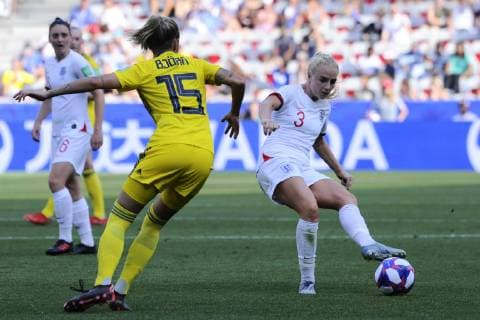 Alex Greenwood (Angleterre) - Nathalie Bjorn (Suede) FOOTBALL: Coupe du monde feminine - Angleterre vs Suede - petite finale - Nice - 06 07 2019 NorbertScanella PanoramiC 