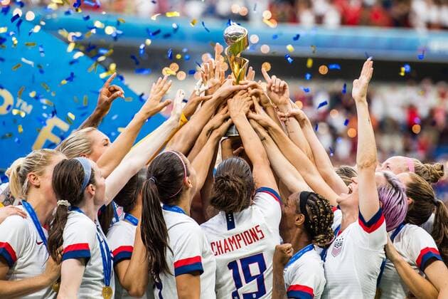 Sport Themen der Woche KW27 Sport Bilder des Tages 190707 Players of USA celebrates winning the FIFA Women s World Cup final between USA and Netherlands on July 7, 2019 in Lyon. Photo: Petter Arvidson Bildbyran Kod PA 92316 bbeng fotboll football fotball soccer dam women kvinner frankrike france vm vm 2019 verdensmesterskap världsmästerskap fifa women s world cup 2019 world cup USA netherlands nederländerna final vm-final celebration jubel *** 190707 Players of USA celebrates winning the FIFA Womens World Cup final between USA and Netherlands on July 7, 2019 in Lyon Photo Petter Arvidson Picture Agency Code PA 92316 bbeng soccer football soccer soccer lady women women france france world cup 2019 world championship world championship fifa women s world cup 2019 world cup USA netherlands netherlands final vm final celebration cheers,  Copyright: PETTERxARVIDSON BB190707PA166