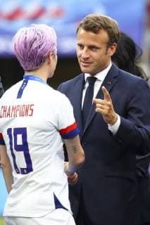 Emmanuel Macron ( President Francais ) et Megan Rapinoe (USA) FOOTBALL : USA vs Pays Bas - Finale Coupe du Monde Feminine - 07 07 2019 GwendolineLeGoff Panoramic 