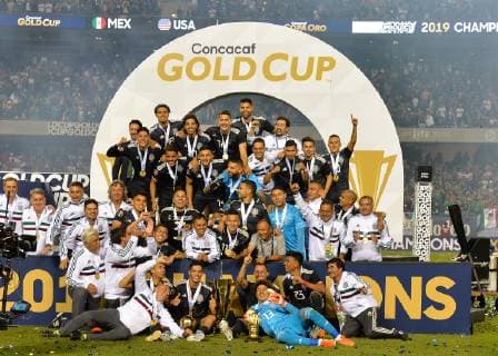 July 07, 2019: The Mexican national team, Nationalteam celebrates after defeating the United States, 1-0, in the 2019 CONCACAF Gold Cup, championship match, between the United States and Mexico, at Soldier Field in Chicago, IL. Credit: CSM 2019 CONCACAF Gold Cup: Mexico vs United States Jul 07 - ZUMAc04_ 20190707_zaf_c04_084 Copyright: xKevinxLangleyx