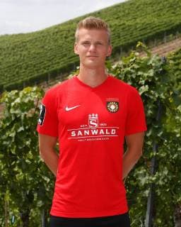 iDan-Patrick Poggenberg ; Sonnenhof Grossaspach . Porträttermin SG Sonnenhof Grossaspach 2019-2020 . Grossaspach, GER, 08.07.2019 ,Fussball 3. Liga 2019 2020 .