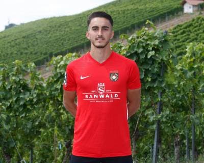 Onur Ünlücifci ; Sonnenhof Grossaspach . Porträttermin SG Sonnenhof Grossaspach 2019-2020 . Grossaspach, GER, 08.07.2019 ,Fussball 3. Liga 2019 2020 .