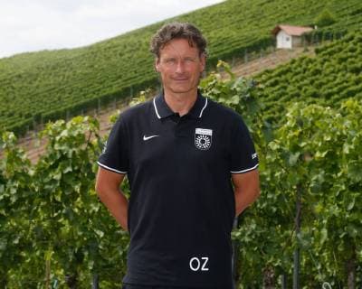 Trainer Oliver Zapel ; Sonnenhof Grossaspach . Porträttermin SG Sonnenhof Grossaspach 2019-2020 . Grossaspach, GER, 08.07.2019 ,Fussball 3. Liga 2019 2020 .