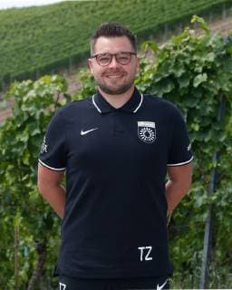 Physiotherapeut Florian Ziegler ; Sonnenhof Grossaspach . Porträttermin SG Sonnenhof Grossaspach 2019-2020 . Grossaspach, GER, 08.07.2019 ,Fussball 3. Liga 2019 2020 .