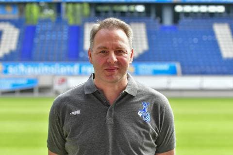 GER, offizieller Fototermin Porträttermin Portraettermin MSV Duisburg Teamarzt Dr. Ingo Geuen; MSV Duisburg; 3. Liga - DFB, Porträttermin 2019 2020 quer, Querformat