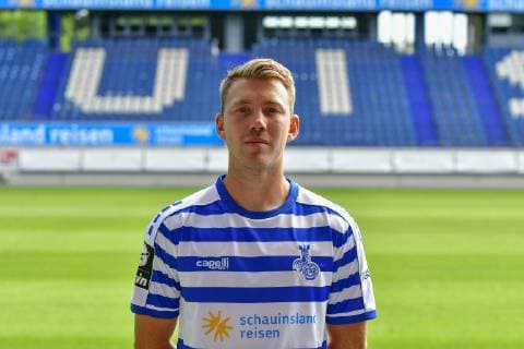 GER, offizieller Fototermin Porträttermin Portraettermin MSV Duisburg Spieler Connor Krempicki; MSV Duisburg; 3. Liga - DFB, Porträttermin 2019 2020 quer, Querformat