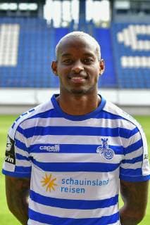 GER, offizieller Fototermin Porträttermin Portraettermin MSV Duisburg Spieler Leroy- Jacques Mickels; MSV Duisburg; 3. Liga - DFB, Porträttermin 2019 2020 hoch, Hochformat