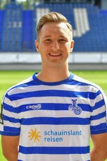 GER, offizieller Fototermin Porträttermin Portraettermin MSV Duisburg Spieler Migel-Max Schmeling; MSV Duisburg; 3. Liga - DFB, Porträttermin 2019 2020 hoch, Hochformat