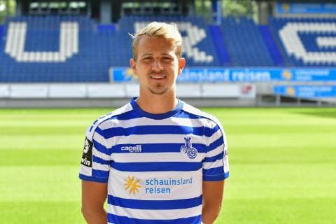 GER, offizieller Fototermin Porträttermin Portraettermin MSV Duisburg Spieler Lukas Boeder; MSV Duisburg; 3. Liga - DFB, Porträttermin 2019 2020 quer, Querformat