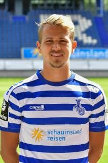 GER, offizieller Fototermin Porträttermin Portraettermin MSV Duisburg Spieler Lukas Boeder; MSV Duisburg; 3. Liga - DFB, Porträttermin 2019 2020 hoch, Hochformat