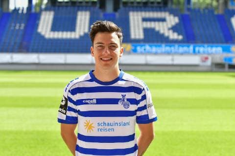 GER, offizieller Fototermin Porträttermin Portraettermin MSV Duisburg Spieler Sinan Karweina ; MSV Duisburg; 3. Liga - DFB, Porträttermin 2019 2020 quer, Querformat