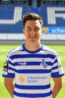 GER, offizieller Fototermin Porträttermin Portraettermin MSV Duisburg Spieler Sinan Karweina ; MSV Duisburg; 3. Liga - DFB, Porträttermin 2019 2020 hoch, Hochformat