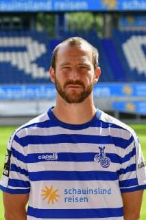GER, offizieller Fototermin Porträttermin Portraettermin MSV Duisburg Spieler Sebastian Neumann; MSV Duisburg; 3. Liga - DFB, Porträttermin 2019 2020 hoch, Hochformat