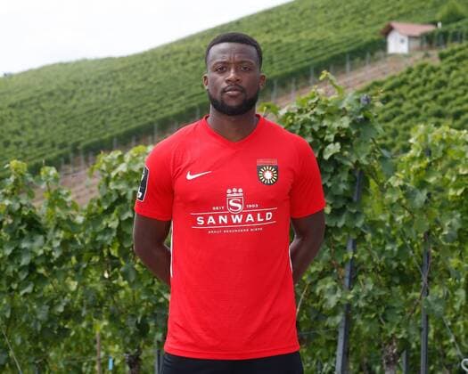 Dimitry Imbongo ; Sonnenhof Grossaspach . Porträttermin SG Sonnenhof Grossaspach 2018-2019 . Grossaspach, GER, 08.07.2019 ,Fussball 3. Liga 2019 2020 .