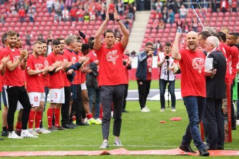 RENE ADLER VERABSCHIEDUNG FSV MAINZ 05-TSG HOFFENHEIM 1. BUNDESLIGA MAINZ DFL REGULATIONS PROHIBIT ANY USE OF PHOTOGRAPHS AS IMAGE SEQUENCES AND OR QUASI-VIDEO 