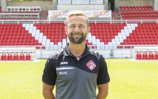 Michael Schiele (Cheftrainer), FC Würzburger Kickers, 3.Liga, Porträttermin 2019 2020, Copyright: HMBxMedia xHeikoxBecker