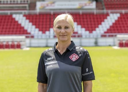Agnieszka Tobiasz-Kolodziej (Physiotherapeutin), FC Würzburger Kickers, 3.Liga, Porträttermin 2019 2020, Copyright: HMBxMedia xHeikoxBecker