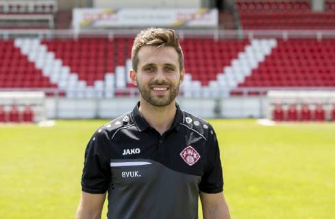 Max Pechtl (Physiotherapeut), FC Würzburger Kickers, 3.Liga, Porträttermin 2019 2020, Copyright: HMBxMedia xHeikoxBecker
