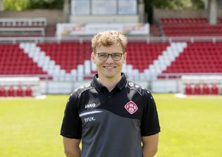 Philipp Kunz (Athletiktrainer), FC Würzburger Kickers, 3.Liga, Porträttermin 2019 2020, Copyright: HMBxMedia xHeikoxBecker